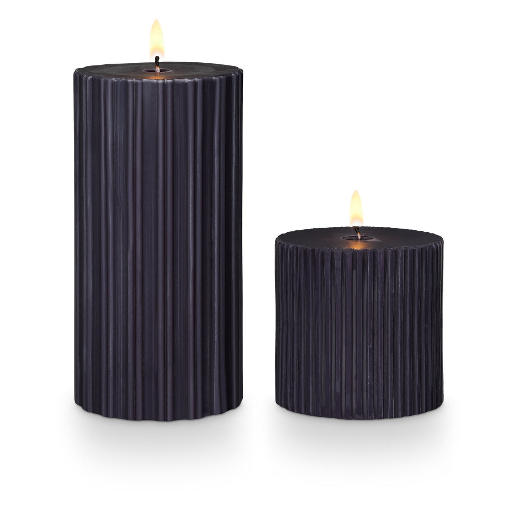 Blackberry Absinthe Medium Fragranced Pillar Candle - Illume Candles - 46273329000