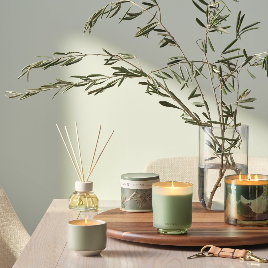 Illume Hinoki Sage Candle - Thumbnail 4